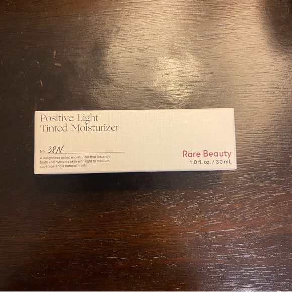 NIB Rate Beauty Positive Light Tinted Moisturizer 38N - Picture 2 of 3